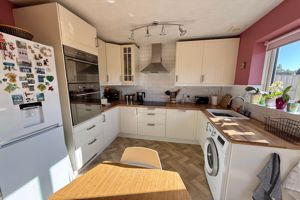 Kitchen/Diner- click for photo gallery